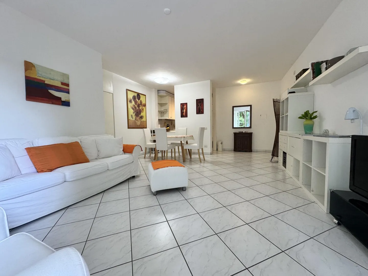 GELEGENHEIT - 3,5 ZIMMER MIT OFFENEM BLICK IN LUGANO SÜD - Foto 2 von 10
