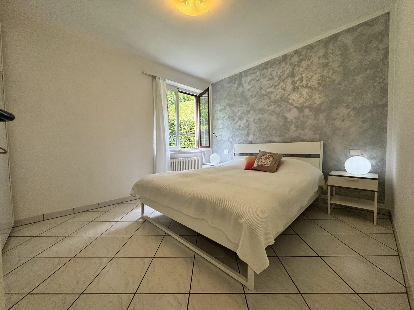 GELEGENHEIT - 3,5 ZIMMER MIT OFFENEM BLICK IN LUGANO SÜD - Foto 6 von 10