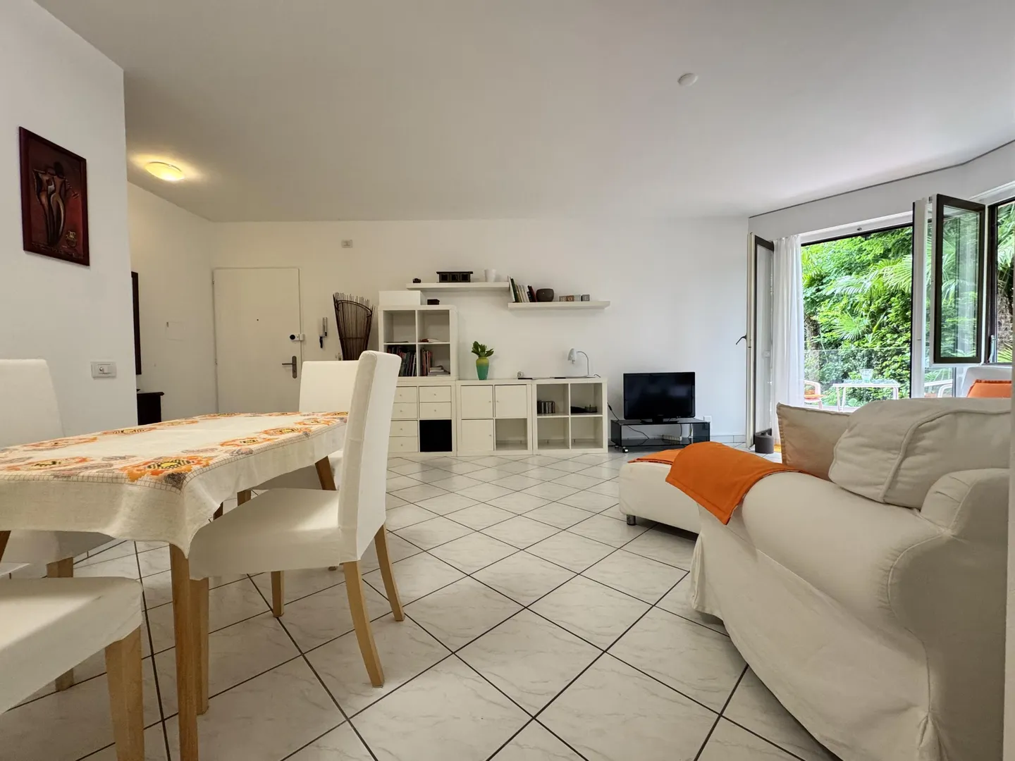 GELEGENHEIT - 3,5 ZIMMER MIT OFFENEM BLICK IN LUGANO SÜD - Foto 4 von 10