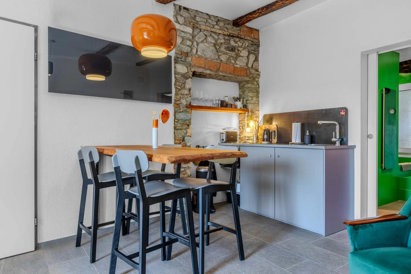 LARGE HOUSE 7.5 ROOMS WITH GARDEN AND TERRACE IN MIGLIEGLIA - Photo 2 of 9