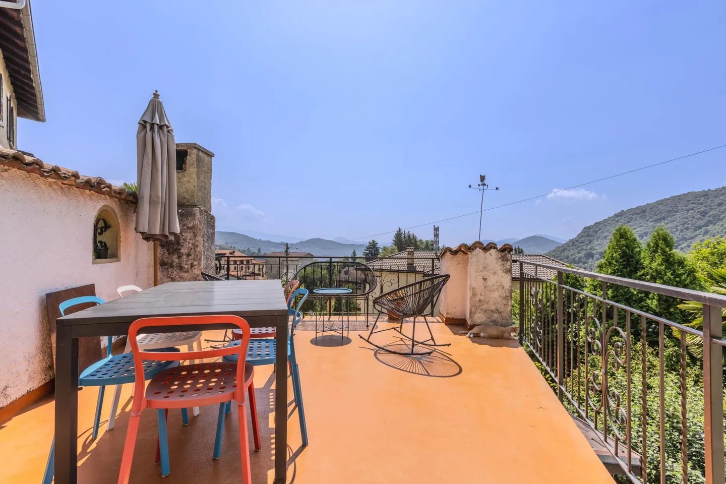 LARGE HOUSE 7.5 ROOMS WITH GARDEN AND TERRACE IN MIGLIEGLIA - Photo 6 of 9