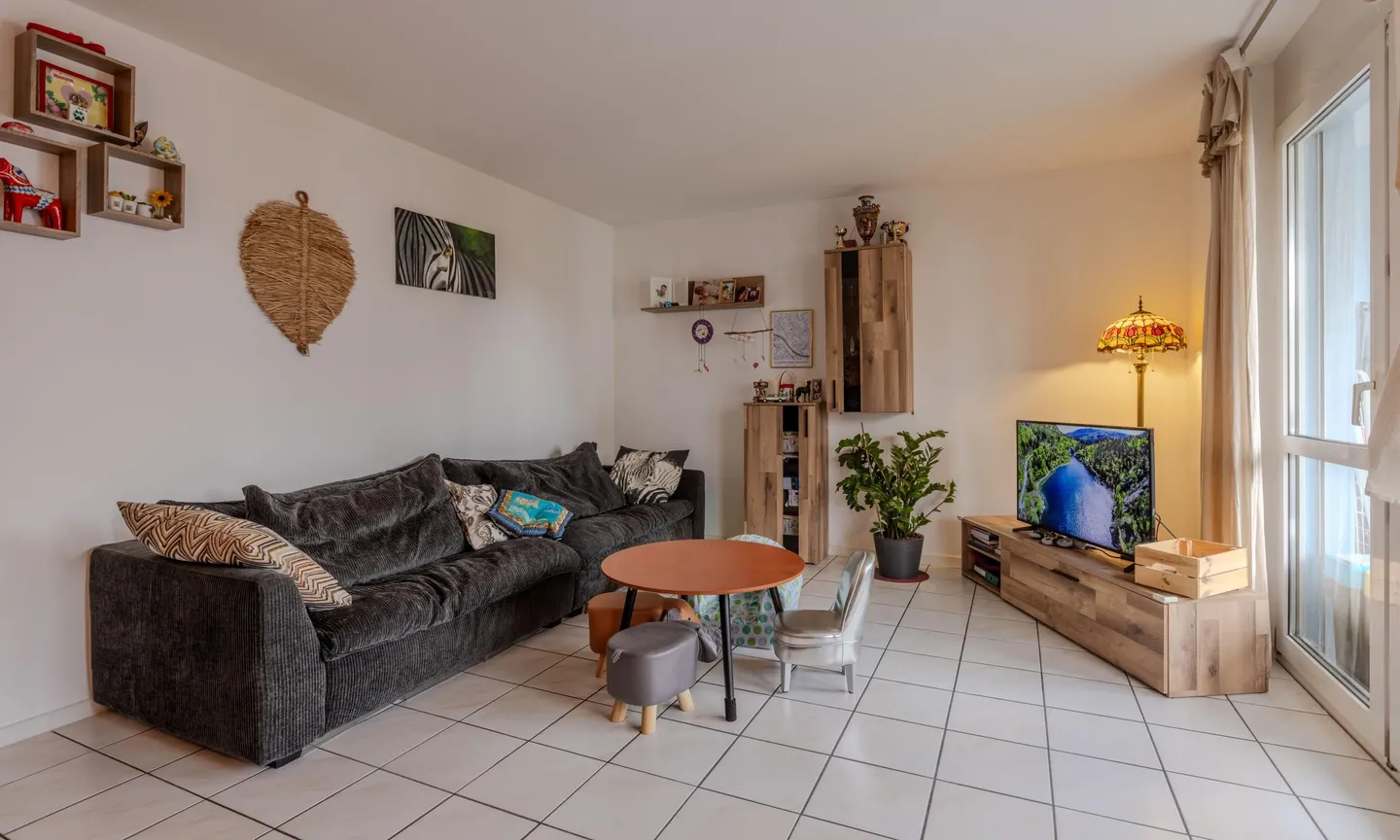 Einladende 4,5 Zimmer mit Terrasse in Morbio Inferiore - Foto 2 von 9