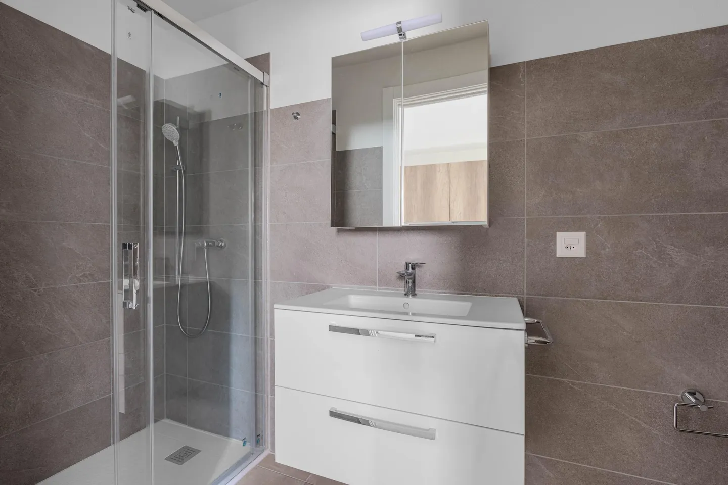 NEUE 3-ZIMMER-WOHNUNG IN DER CAPRIASCA IN LOPAGNO - Foto 6 von 9