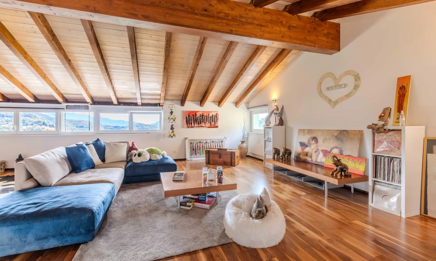 MAISON MERVEILLEUSE DE 6,5 PIÈCES AVEC JARDIN À MIGLIEGLIA - Photo 2 sur 9