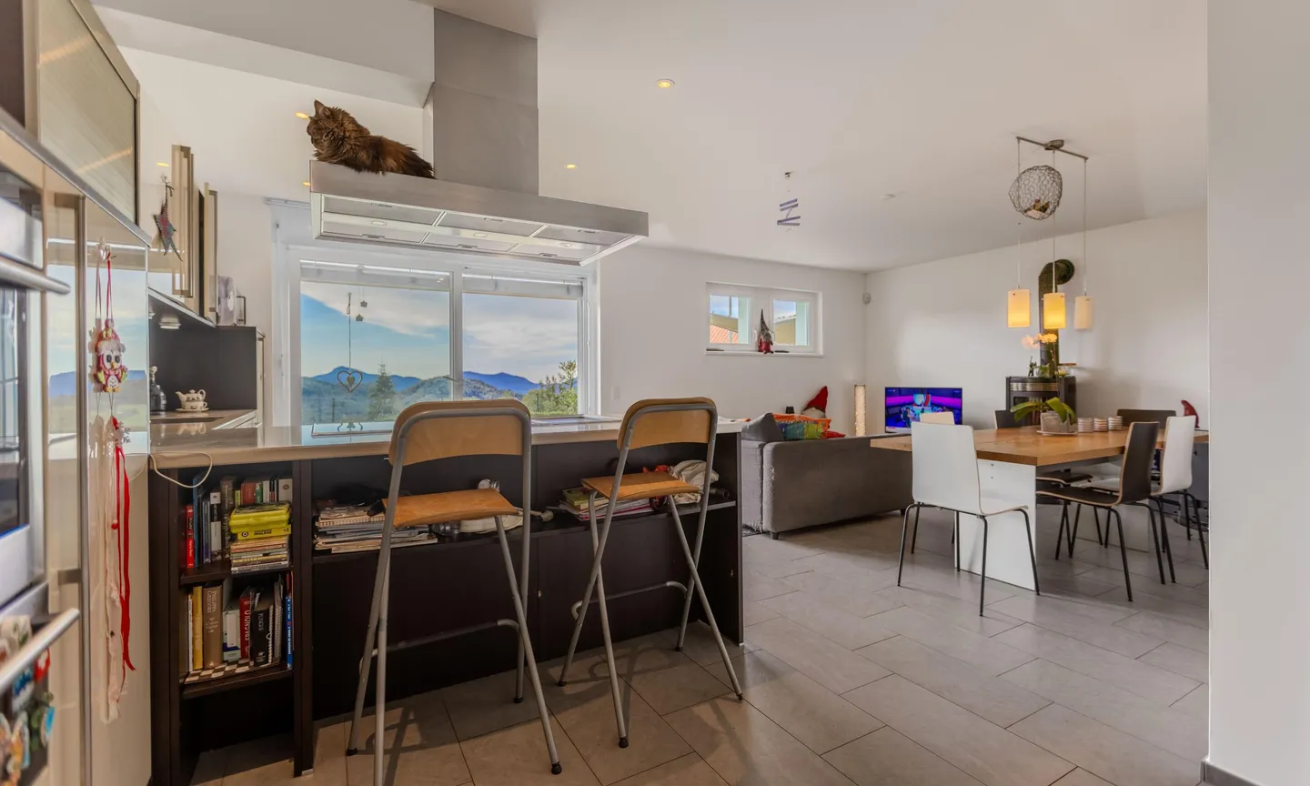 MAISON MERVEILLEUSE DE 6,5 PIÈCES AVEC JARDIN À MIGLIEGLIA - Photo 6 sur 9