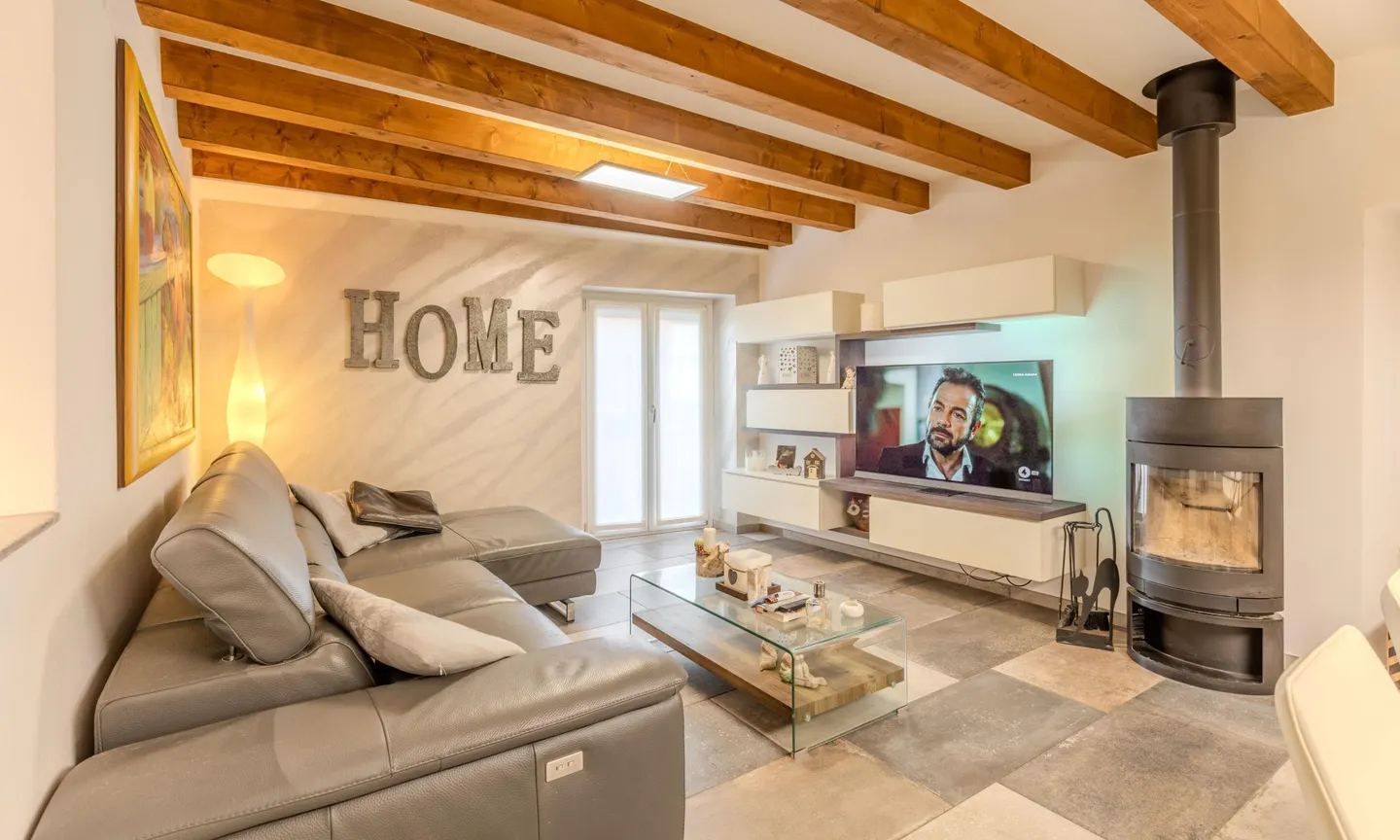 SUPERBE ET SPACIEUSE VILLA DE CHARME DE 5,5 PIÈCES À MELIDE - Photo 5 sur 13