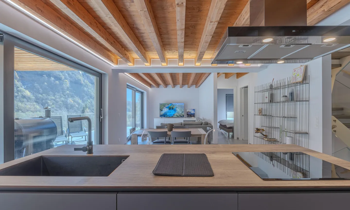 SPEKTAKULÄRE NEUE VILLA MIT 5,5 ZIMMERN IN BRIONE IN VAL VERZASCA - Foto 3 von 9