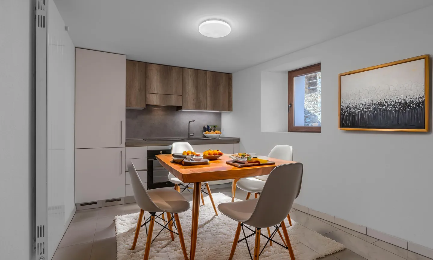 Charming 2.5 Room Apartment in Sigirino - Photo 2 of 9