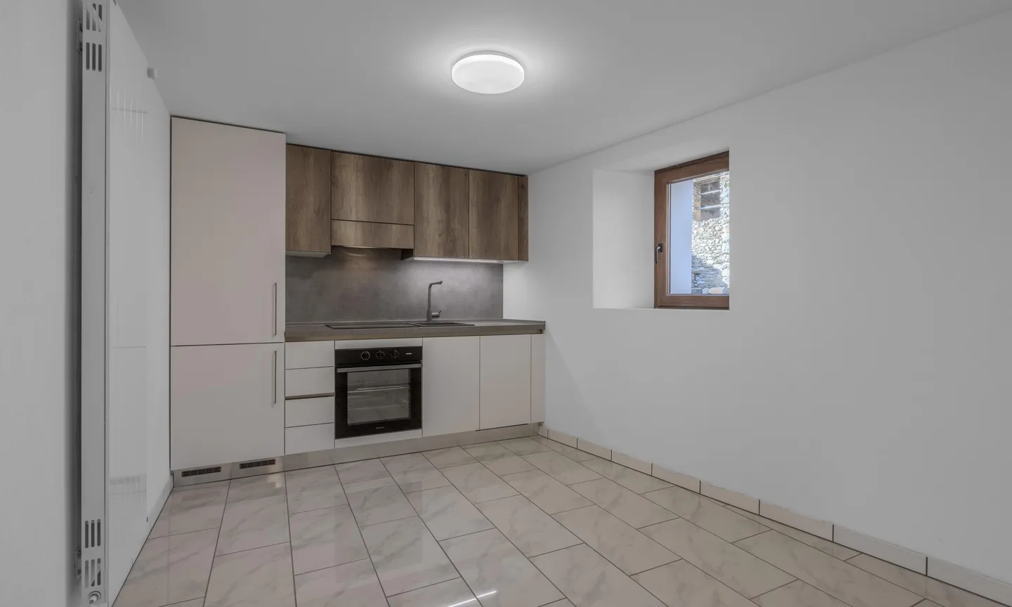 Charming 2.5 Room Apartment in Sigirino - Photo 3 of 9