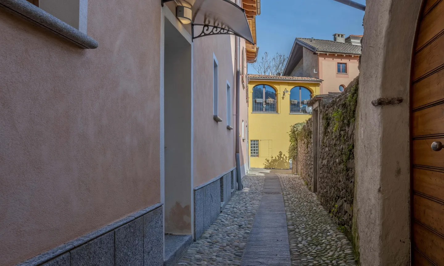 Charming 2.5 Room Apartment in Sigirino - Photo 8 of 9