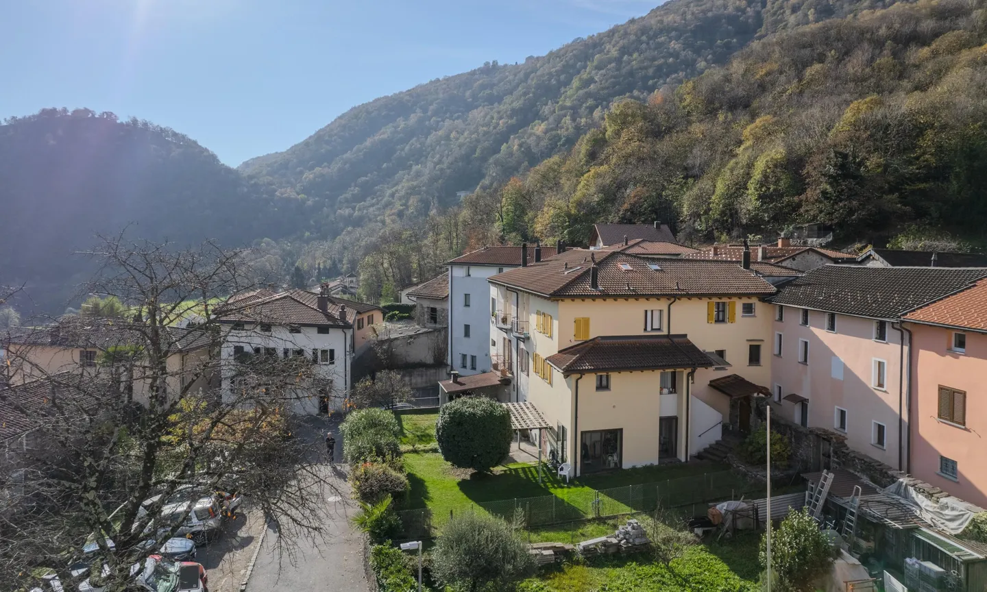 Charming 2.5 Room Apartment in Sigirino - Photo 9 of 9