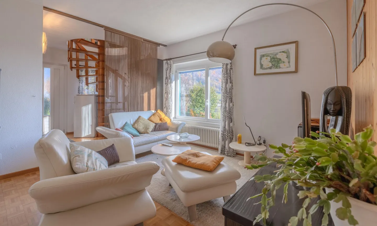 INCANTEVOLE VILLA 7.5 LOC. CON PISCINA E LAGHETTO AD AROGNO - Foto 6 di 9