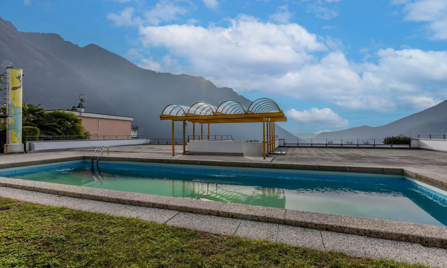 BELLISSIMO 2.5 LOCALI VISTA LAGO CON TERRAZZA A ROVIO - Foto 9 di 9