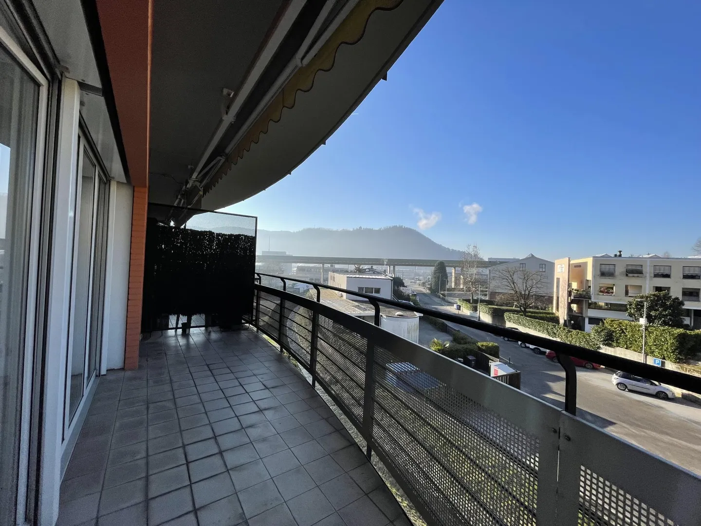 APPARTEMENT LUMINEUX DE 3.5 PIÈCES DE 90 M² À BALERNA - Photo 6 sur 8