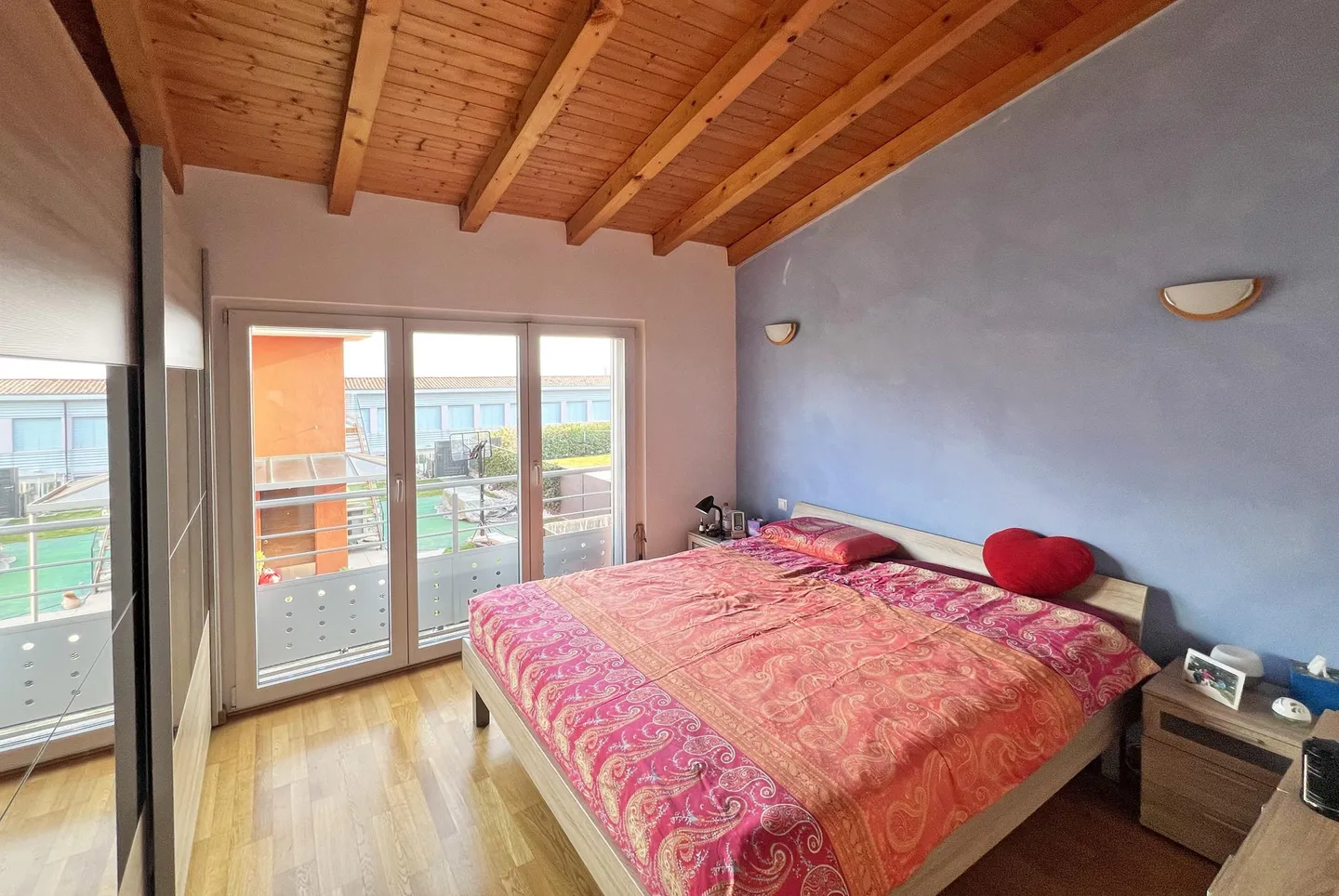 GERÄUMIGE VILLA 5.5 ZIMMER MIT KAMIN UND GARTEN IN BESAZIO - Foto 8 von 12
