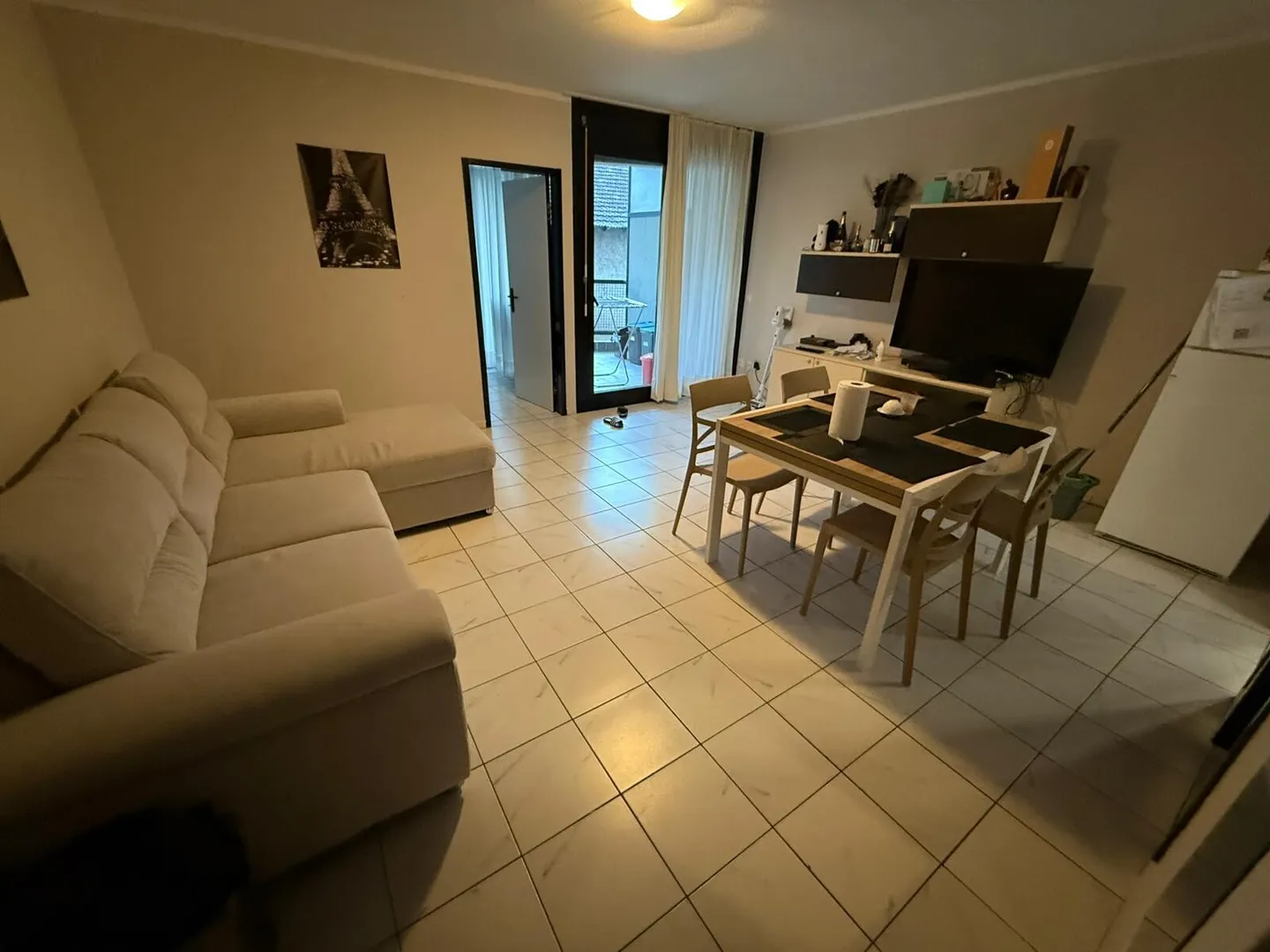 ZU VERMIETEN 2.5 ZIMMER MÖBLIERT WIE NEU IN LUGANO CORNAREDO - Foto 1 von 7