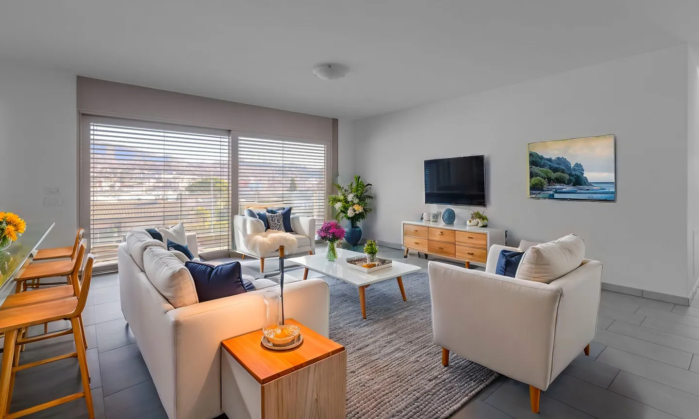 MODERN AND SPACIOUS 4.5 ROOMS WITH TERRACE IN MENDRISIO - Photo 1 of 9