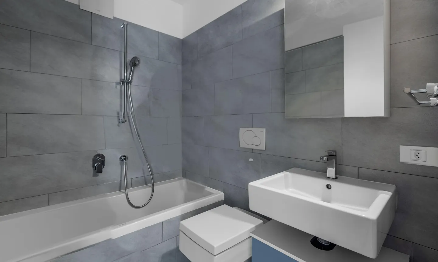 MODERN AND SPACIOUS 4.5 ROOMS WITH TERRACE IN MENDRISIO - Photo 8 of 9