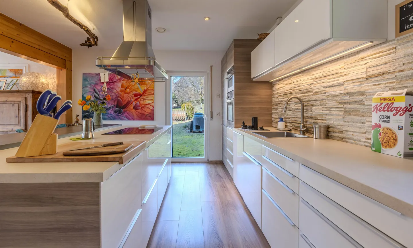 Villa spaziosa con giardino a Banco - Foto 1 di 9