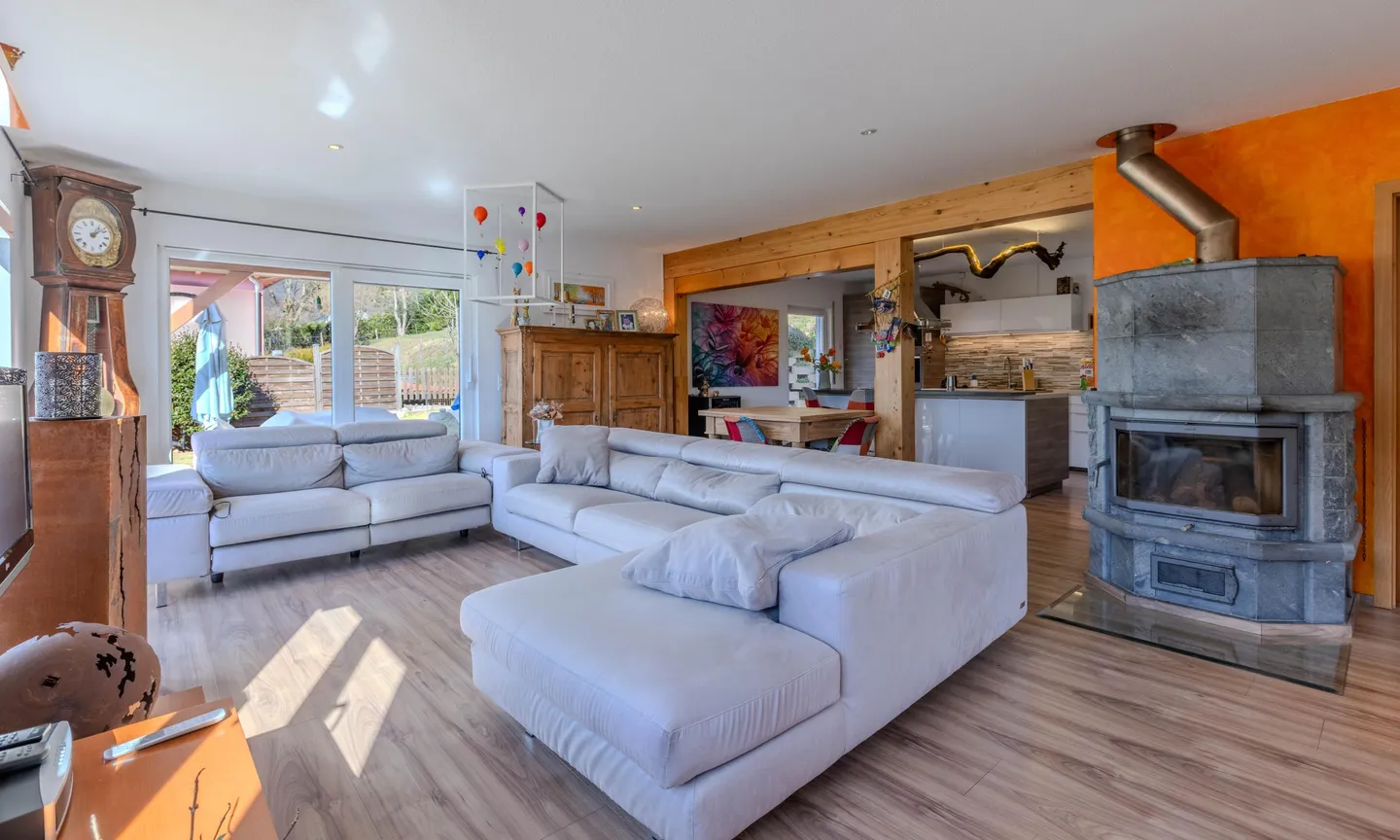 Villa spaziosa con giardino a Banco - Foto 5 di 9