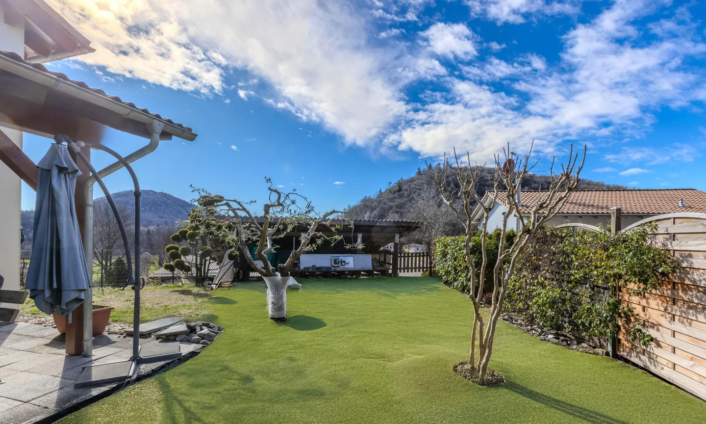 BEAUTIFUL 5.5-ROOM HOUSE WITH GARDEN IN BANCO - Photo 9 of 9
