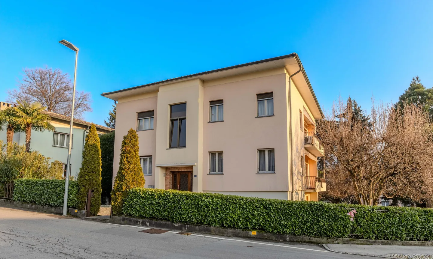 SPAZIOSA CASA UNIFAMILIARE 10 LOCALI A MORBIO INFERIORE - Foto 9 di 9