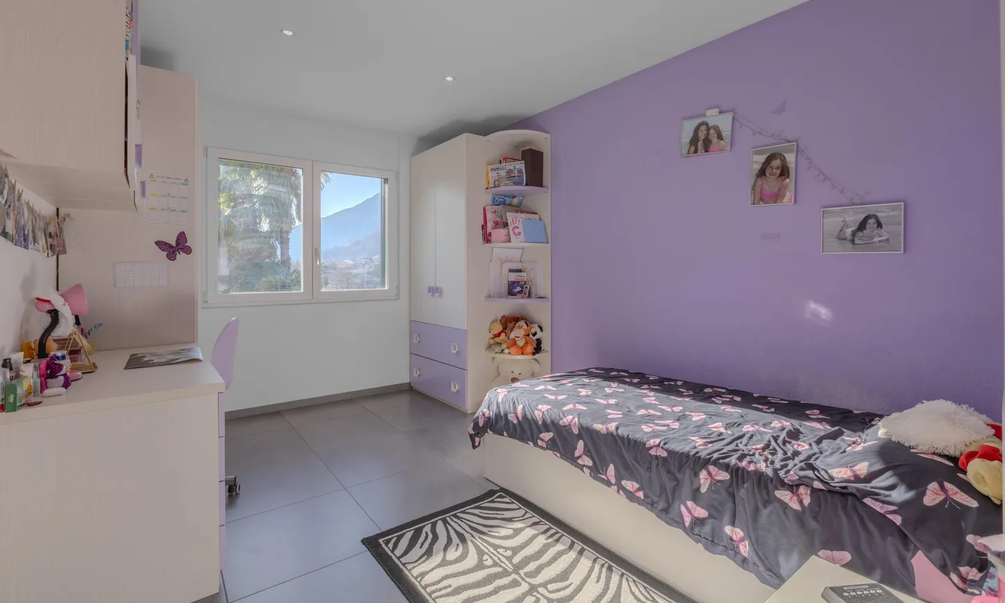 FANTASTISCHE UND GERÄUMIGE 5,5-ZIMMER-VILLA IN ARBEDO - Foto 9 von 9