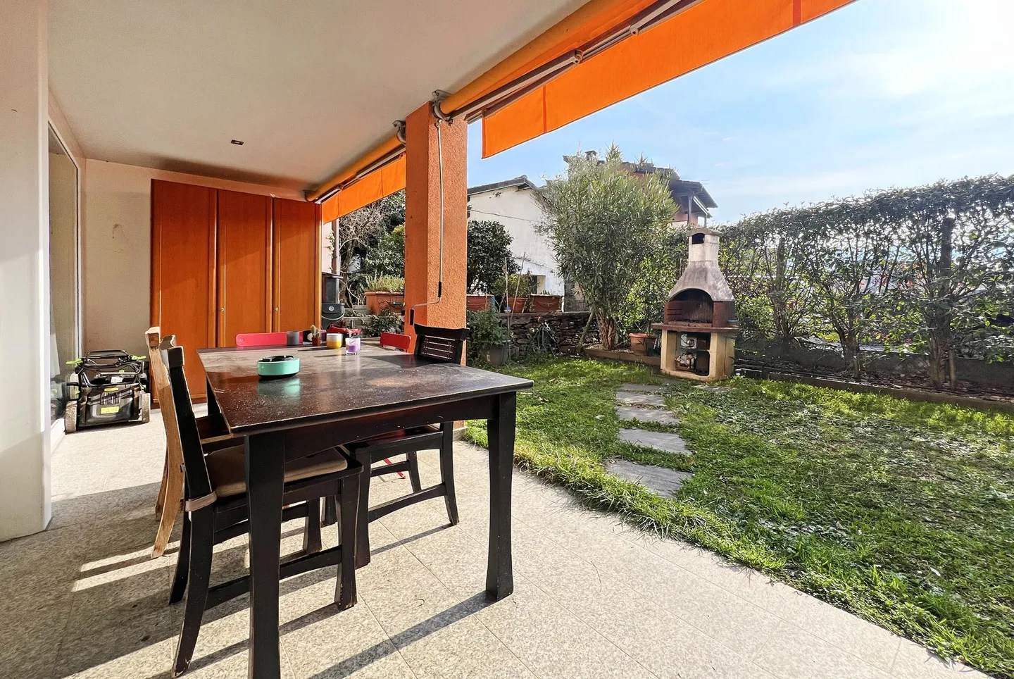 SPAZIOSO DUPLEX 3.5 LOCALI CON GIARDINO PRIVATO AD AGNO - Foto 6 di 11