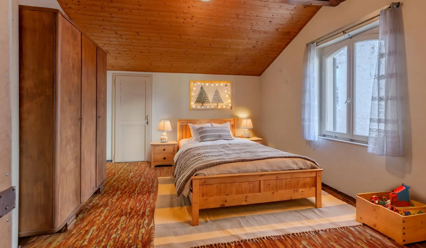 SPACIOUS SINGLE-FAMILY HOUSE WITH COMMERCIAL AREA IN CUREGLIA - Photo 8 of 9