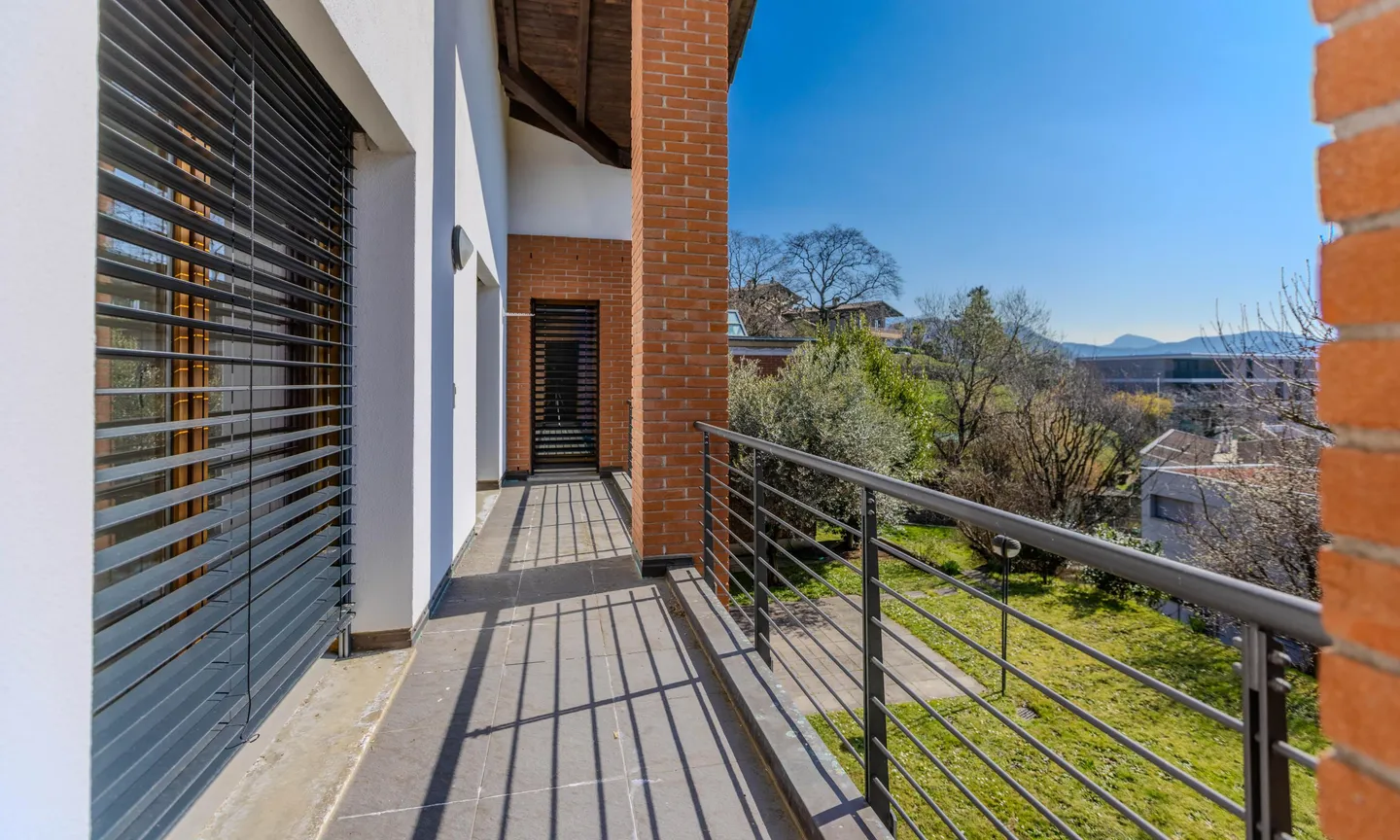 OTTIMA OCCASIONE - VILLA 6.5 LOC. DI OLTRE 300 MQ A BIOGGIO - Foto 6 di 12