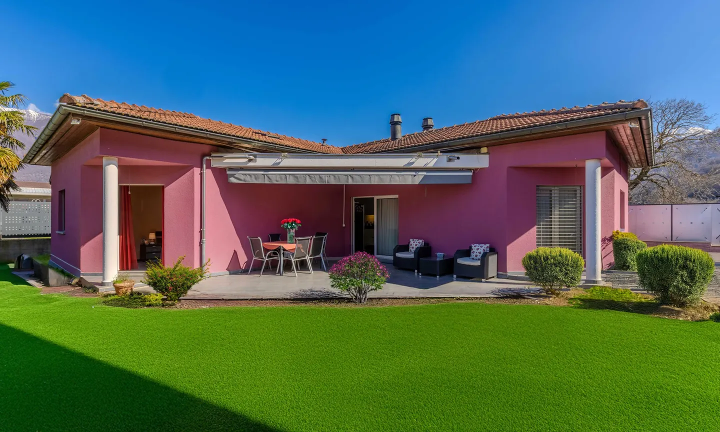BELLISSIMA VILLETTA DI 6.5 LOCALI CON GIARDINO A CONTONE - Foto 1 di 9