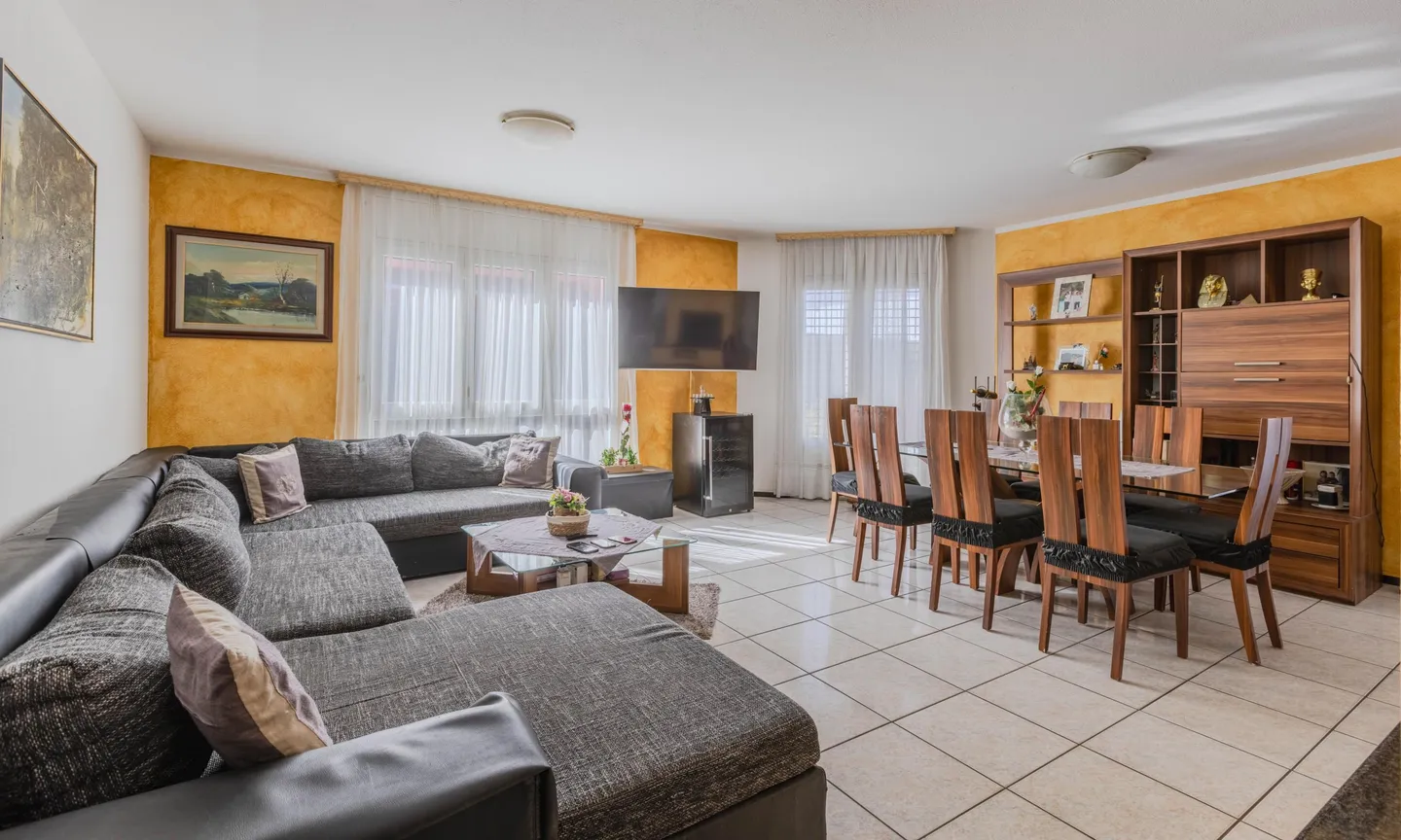 BELLISSIMA VILLETTA DI 6.5 LOCALI CON GIARDINO A CONTONE - Foto 3 di 9