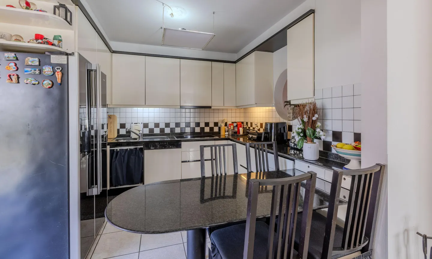 BELLISSIMA VILLETTA DI 6.5 LOCALI CON GIARDINO A CONTONE - Foto 4 di 9