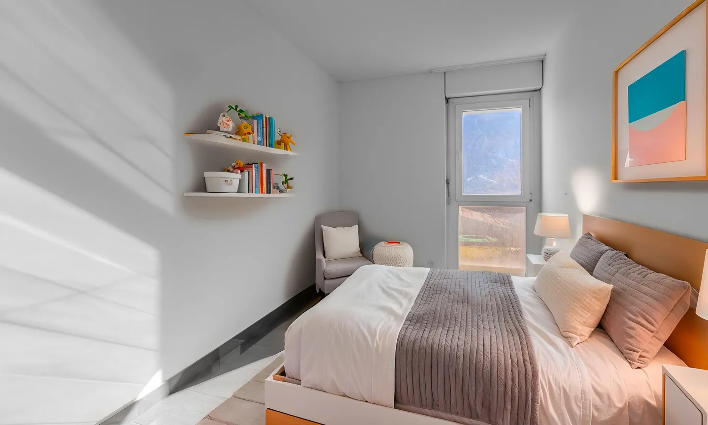 SPACIOUS 3.5 ROOMS RENOVATED WITH TERRACE IN TAVERNE - Photo 7 of 9