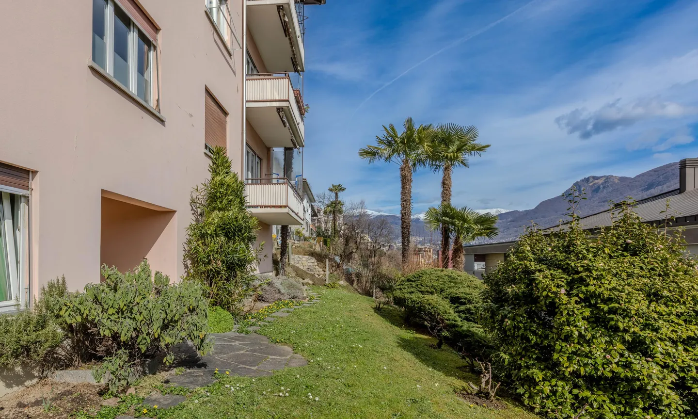 GERÄUMIGES 4.5 MIT OFFENEM BLICK IM ZENTRALEN LUGANO - Foto 9 von 11