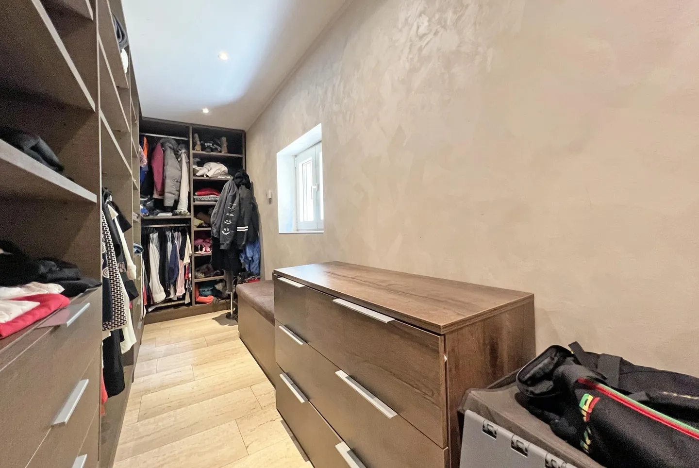 ATTICO 4 LOCALI CON ROOF TOP E VISTA LAGO IN COLLINA D'ORO - Foto 7 di 9