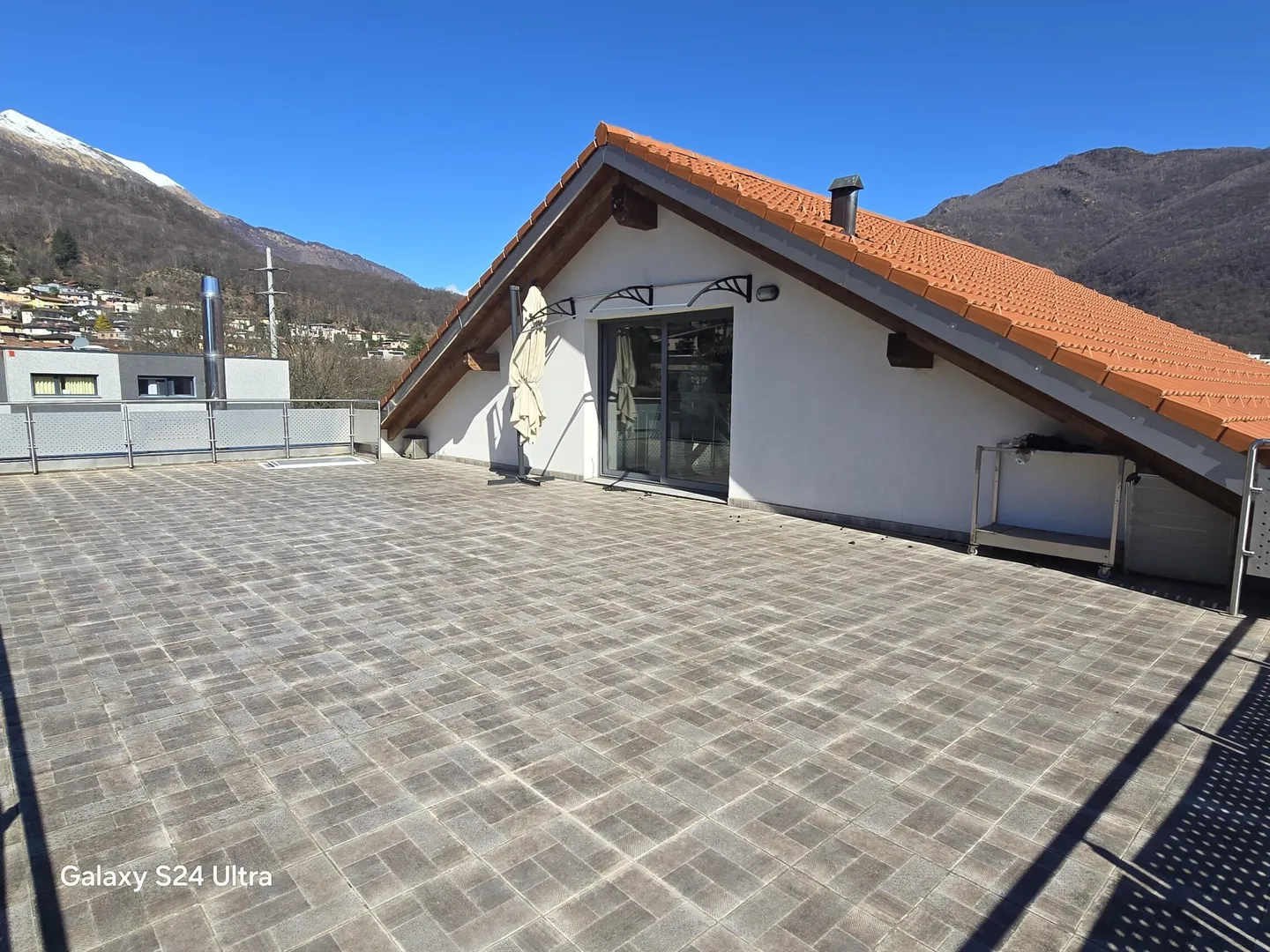 AFFITTASI ATTICO DUPLEX 6.5 LOC. CON TRE TERRAZZE A TAVERNE - Foto 9 di 9