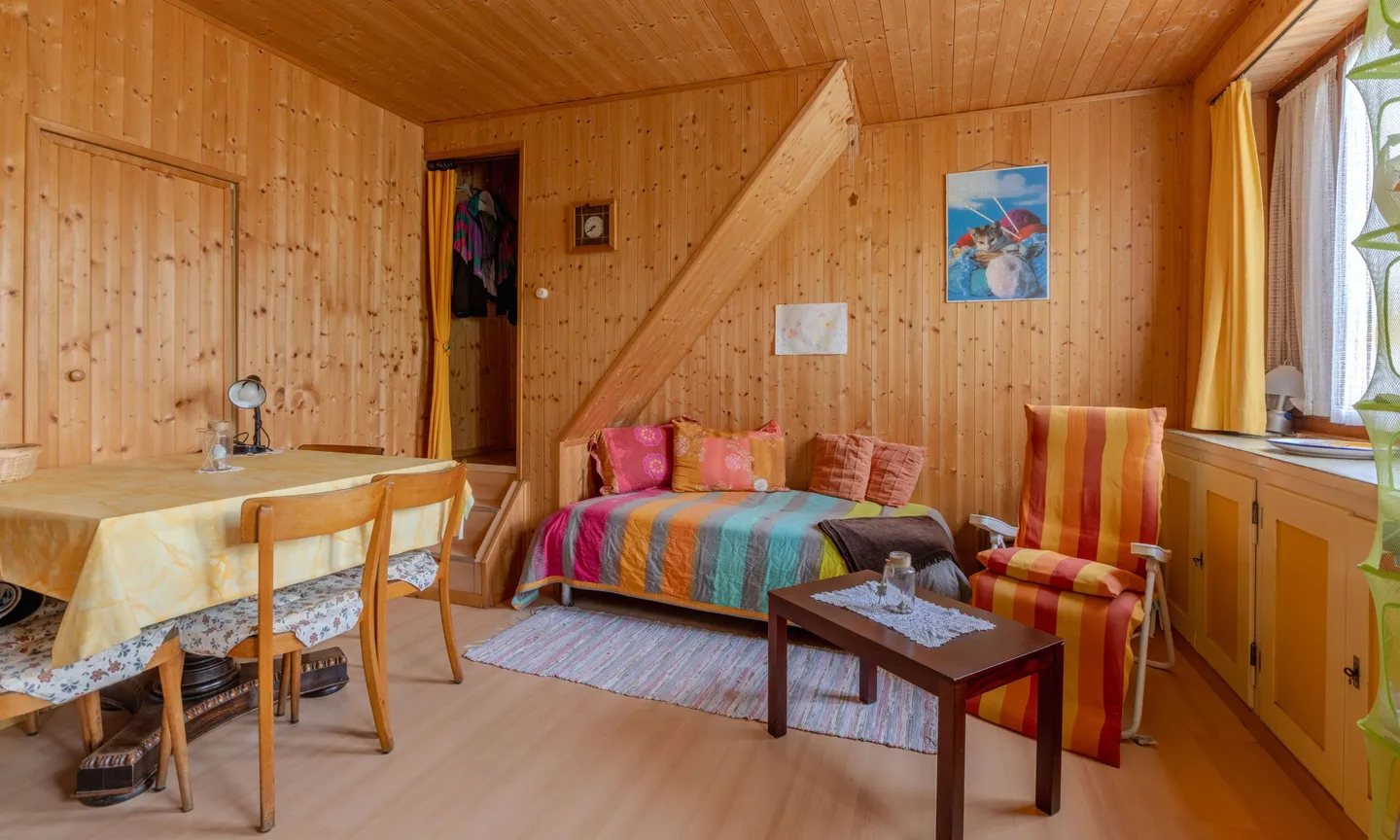 ZWEITWOHNUNG - 2 BAUERNHÄUSER MIT EINZIGARTIGEM BLICK IN ARBEDO - Foto 8 von 9