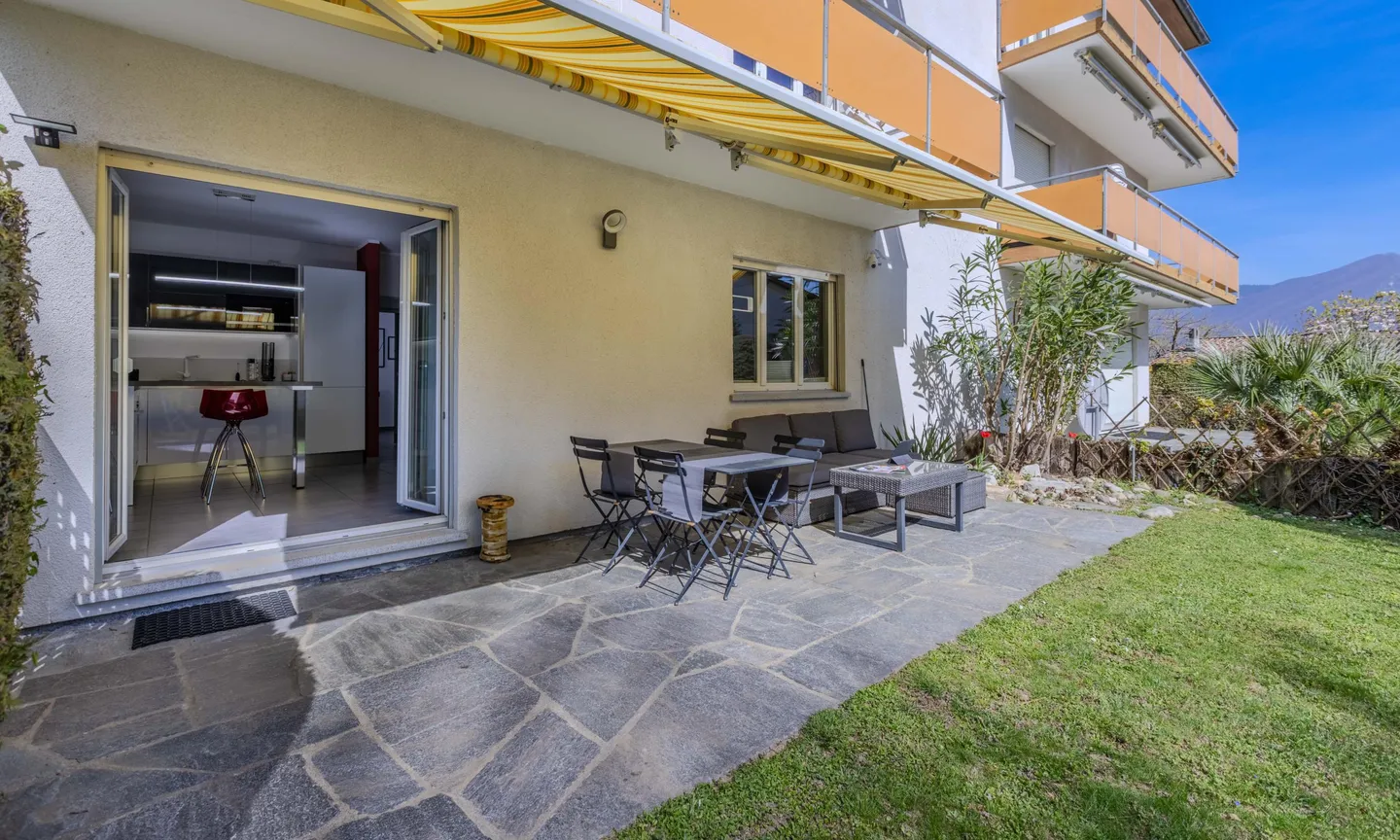 3.5 ROOMS COMPLETELY RENOVATED WITH GARDEN IN CIONA - Photo 2 of 9