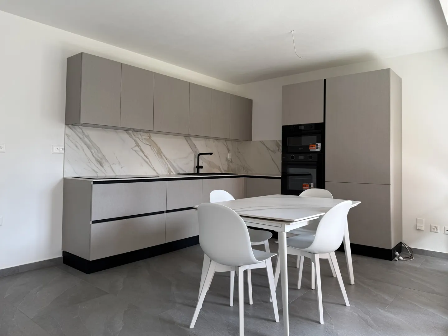 Bequemes 3.5 renoviertes Apartment im Zentrum von Mendrisio - Foto 2 von 10