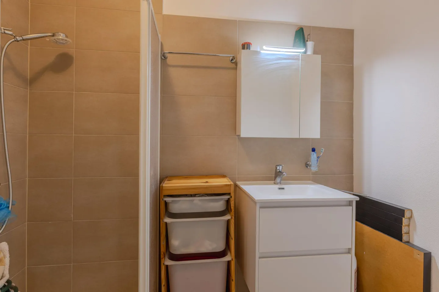 APPARTEMENT LUMINEUX 3.5 PIÈCES AVEC TERRASSE À LUGANO - Photo 7 sur 10