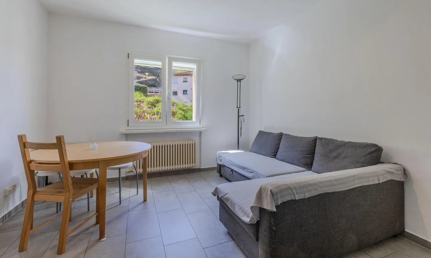 RESTRUCTURED 2.5-ROOM APARTMENT IN CADENAZZO - Photo 2 of 7