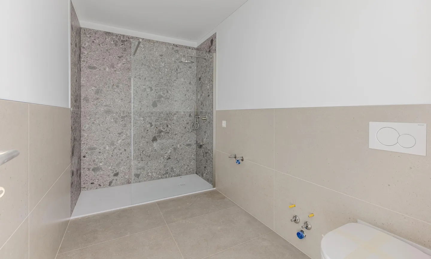 NOUVEAU - SPACIEUX 3.5 PIÈCES AVEC TERRASSE À CASTEL SAN PIETRO - Photo 8 sur 10