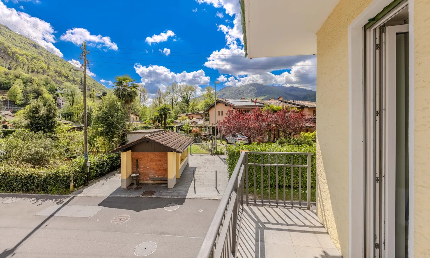 VERO AFFARE - GRANDE 3.5 LOCALI CON BALCONE A LUGANO FIGINO - Foto 3 di 9