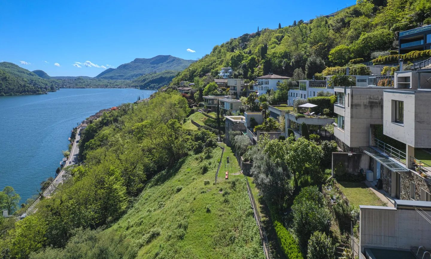 MODERNE VILLA MIT 5.5 ZIMMERN UND SEEBLICK IN VICO MORCOTE - Foto 2 von 9