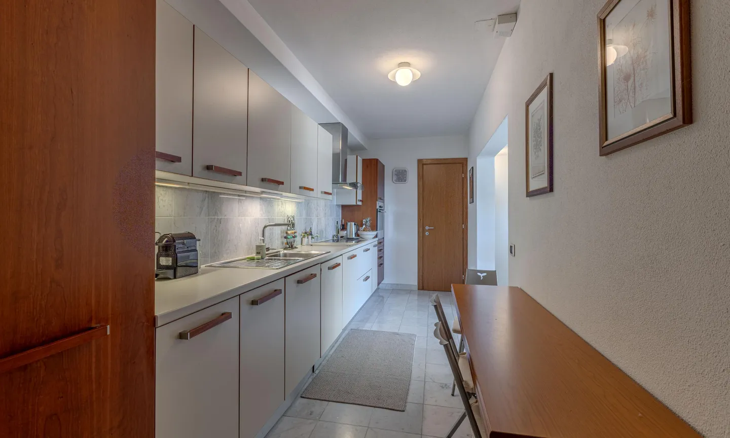 MODERNE VILLA MIT 5.5 ZIMMERN UND SEEBLICK IN VICO MORCOTE - Foto 5 von 9