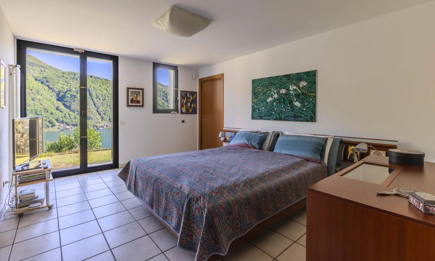 MODERNE VILLA MIT 5.5 ZIMMERN UND SEEBLICK IN VICO MORCOTE - Foto 7 von 9