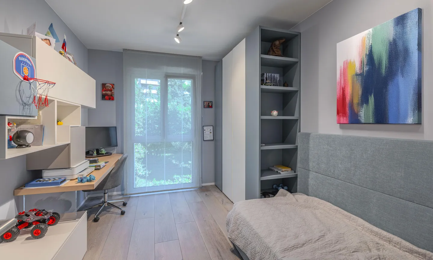 HELL UND MODERN 4.5 ZIMMER IN EINER WOHNGEGEND IN LUGANO - Foto 8 von 9