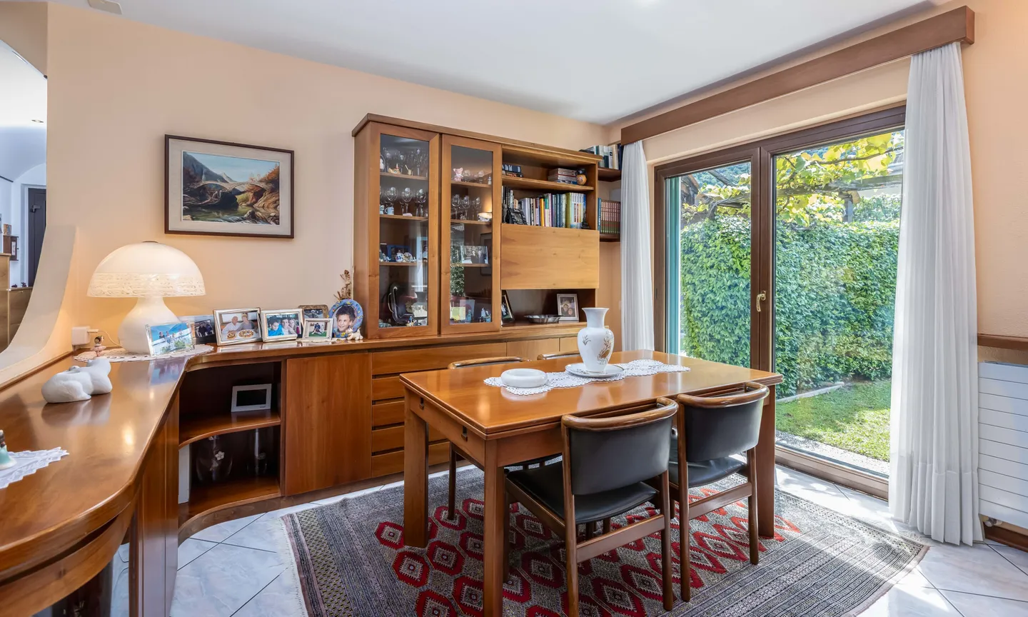 VILLA 4.5 LOC. IN BIOEDILIZA CON GIARDINO A RIVA SAN VITALE - Foto 3 di 9