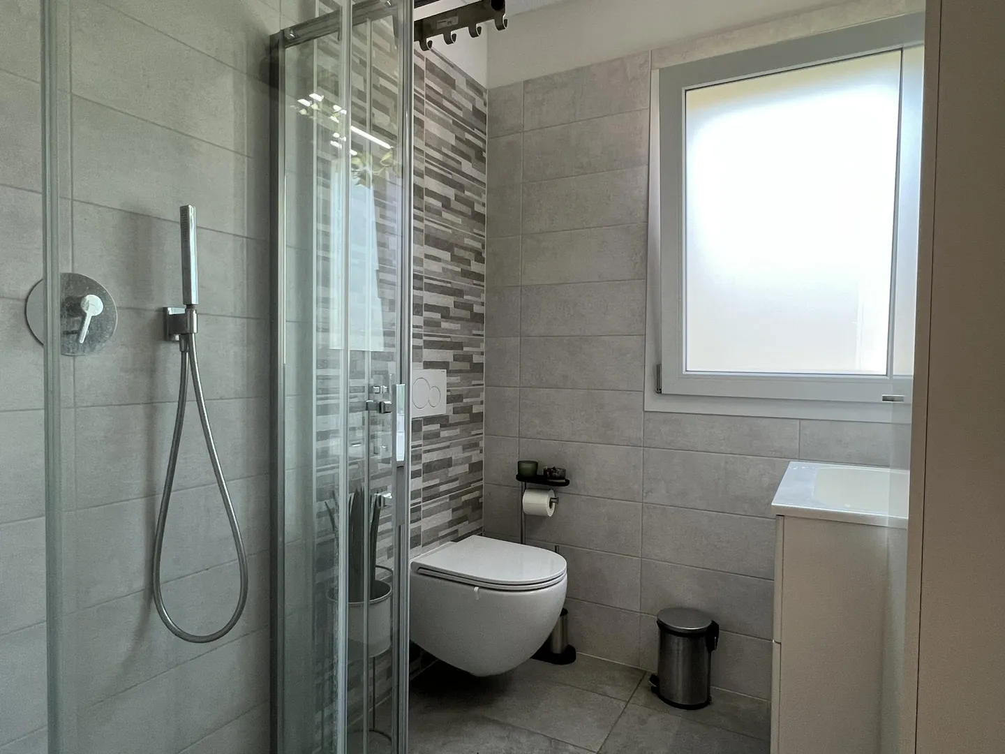 ELEGANTE APPARTAMENTO 3.5 LOCALI CON TERRAZZA A VACALLO - Foto 4 di 8